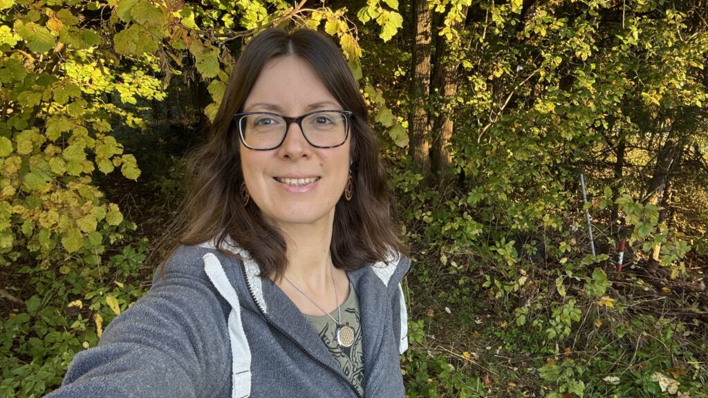 Zwischen Bildschirm und Seele: Wie ätherische Öle mir helfen, Stress loszulassen. Canophea