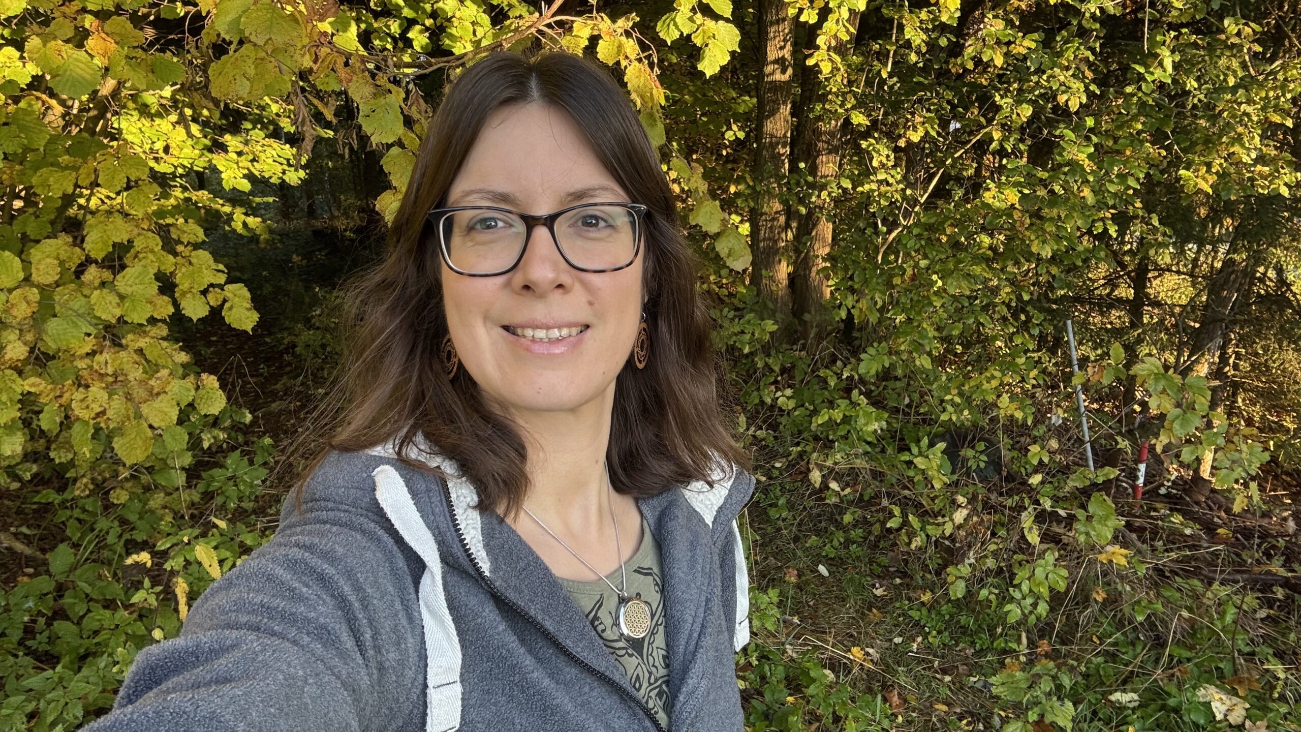 Zwischen Bildschirm und Seele: Wie ätherische Öle mir helfen, Stress loszulassen. Canophea